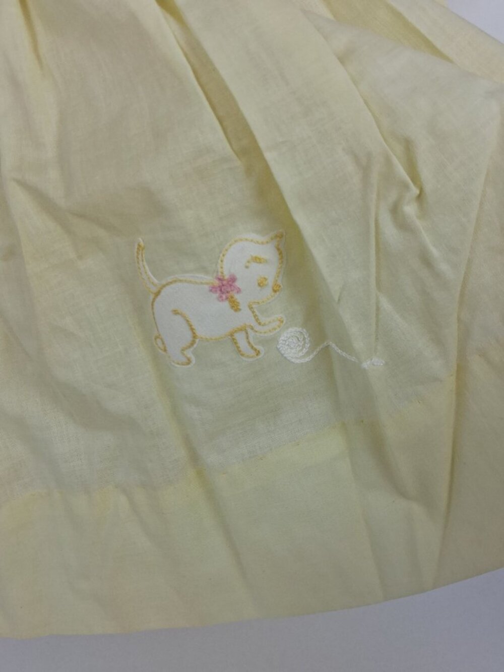 VTG 1950's Nannette Yellow Baby Dress Peter Pan Collar & Embroidered Kitten Acce - Picture 4 of 12
